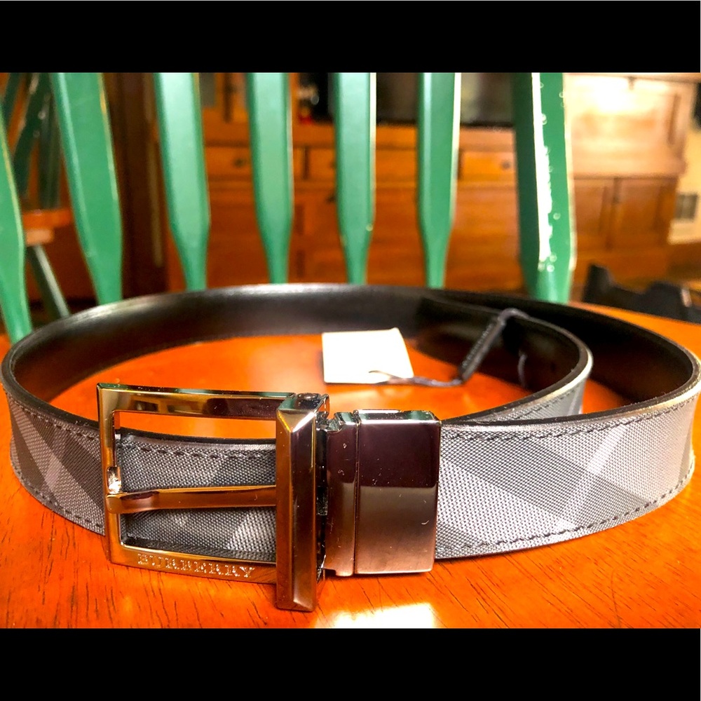Men’s Burberry reversible belt